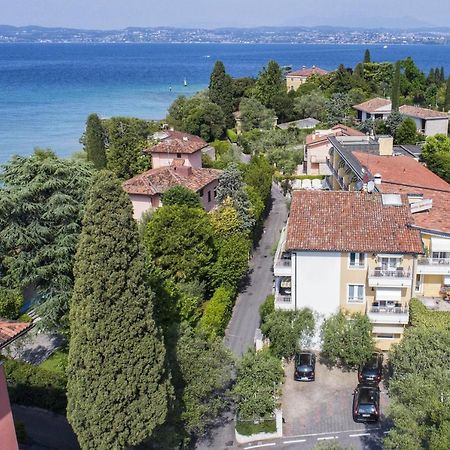 Hotel Serenella Sirmione Exterior photo